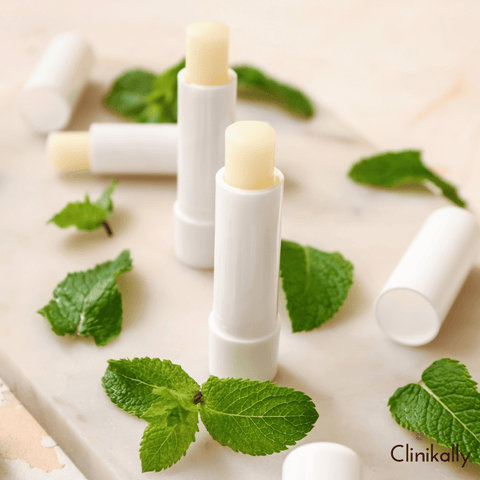 Natural ingredients for lip hydration