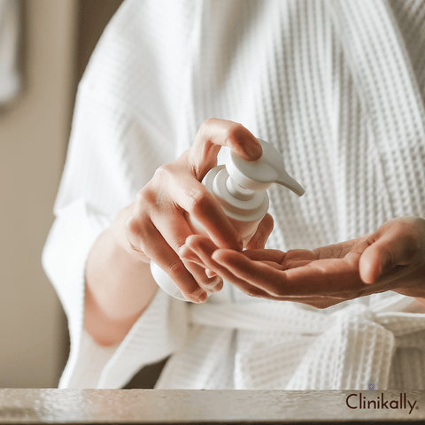 Seasonal adjustments in skincare for sensitive skin